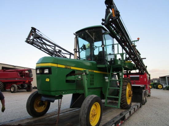 JD 6700 Sprayer