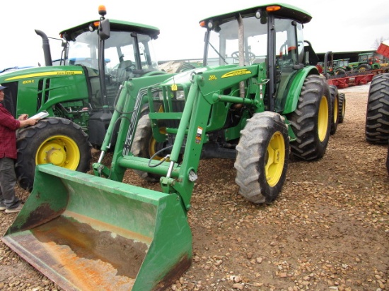 JD 5101E w/ 563 Loader