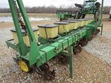 7100 8 Row Planter