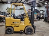 CAT V40D Forklift