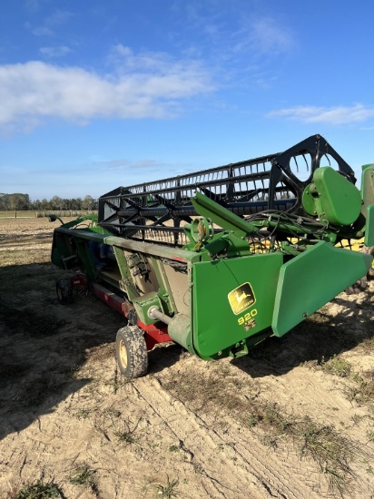 JOHN DEERE 920 GRAIN HEAD