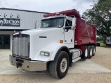 2013 Kenworth T800 Tri Axle Dump Truck
