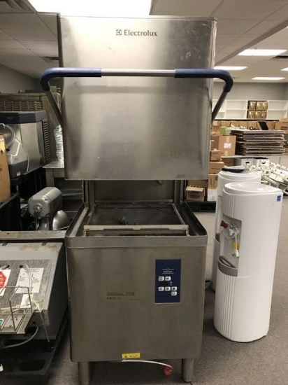 Electrolux Dishwasher MOD. WT65H208DU; SER. #: A1013606001. NOT WORKING