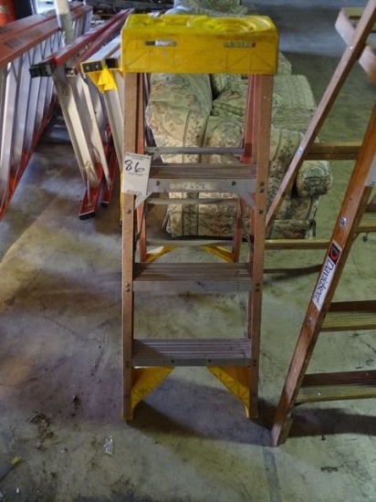 WERNER 4’ STEP LADDER