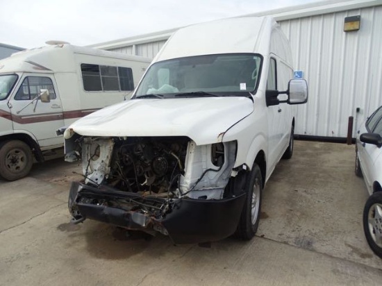 2016 NISSAN NV 3500 HD VAN W/DAMAGE