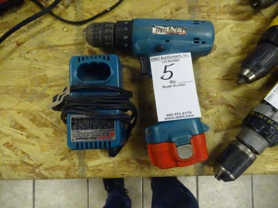 MAKITA CORDLESS DRILL W/CHARGER & BATTERY