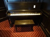 PIANO W/BENCH