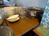 S/S BOWLS, CHINA & GLASS BOWLS ON TABLE X1