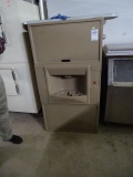 MOTEL ICE DISPENSER