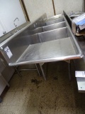 S/S 3 BAY SINK W/WINGS & FAUCET
