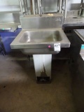 FOOT OPERATED 1 BAY SINK