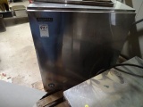 HOSHIZAKI ICE MACHINE 800# CUBER