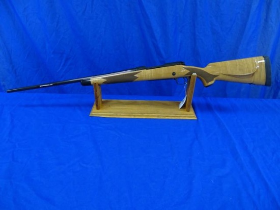 Winchester M70, .30-06, 24" Barrel, AAA Maple Stock, Bolt Action