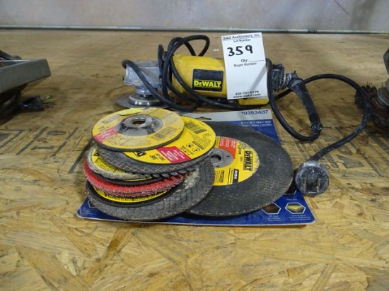 DEWALT ANGLE GRINDER  W/EXTRA DISC MD: DW402
