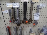ADJUSTABLE WRENCHES (X19)