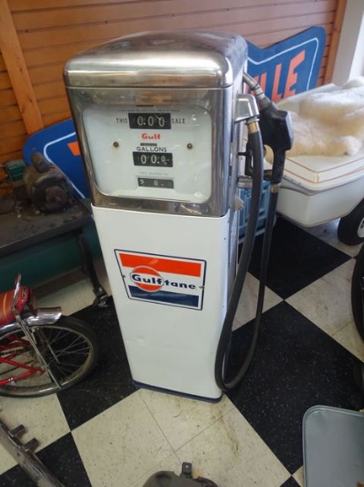 ANTIQUE GULF GAS PUMP TANK