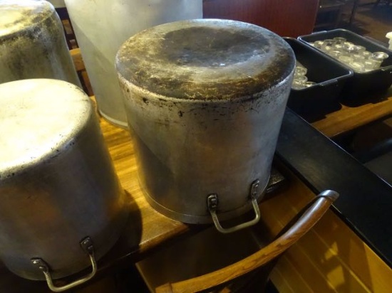 LARGE POT
