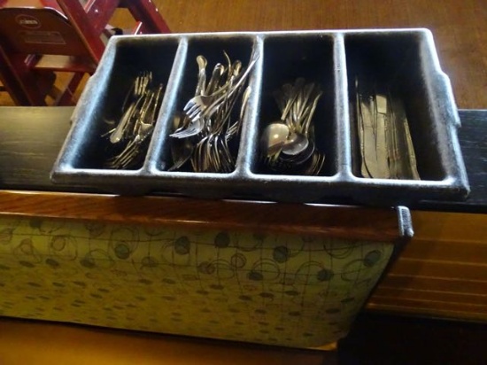 SILVERWARE W/HOLDER