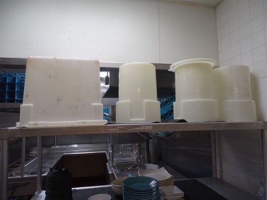 PLASTIC TUBS (X4)