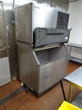 HOSHIZAKI ICE MAKER W/BIN
