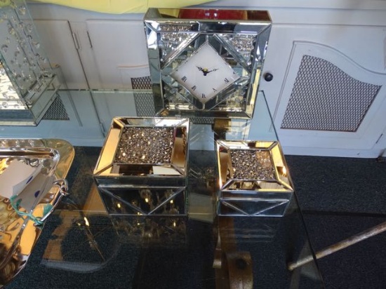 CRYSTAL CLOCK & BOXES (X3)  RETAIL $60