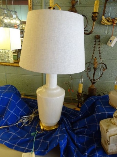 PORCELAIN CREAM CRACKLE LAMP  RETAIL $387
