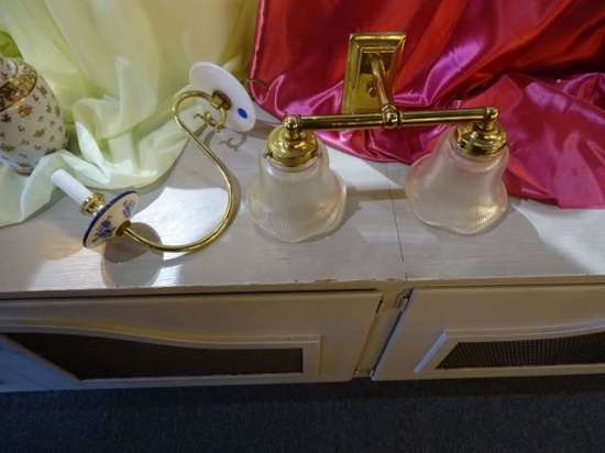 SCONCES W/GLASS, BRASS & PORCELAIN (X2)  RETAIL $230