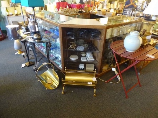 L SHAPED DISPLAY W/GLASS SHELF NO CONTENTS  RETAIL