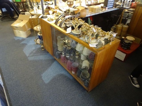 L SHAPED DISPLAY W/GLASS SHELF NO CONTENTS  RETAIL