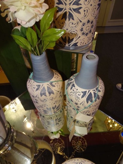 POTTERY POTS (X2)  RETAIL $57