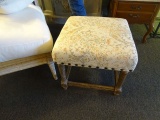 OTTOMAN RETAIL $187