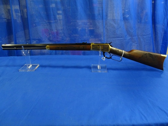 HARTFORD OKLAHOMA CENTENNIAL .45 COLT LEVER ACTION RIFLE W/COMMEMORATIVE CASE & KNIFE S/N# AM185689