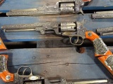 THE US .36 REPLICA REVOLVER W/STAND (X25)