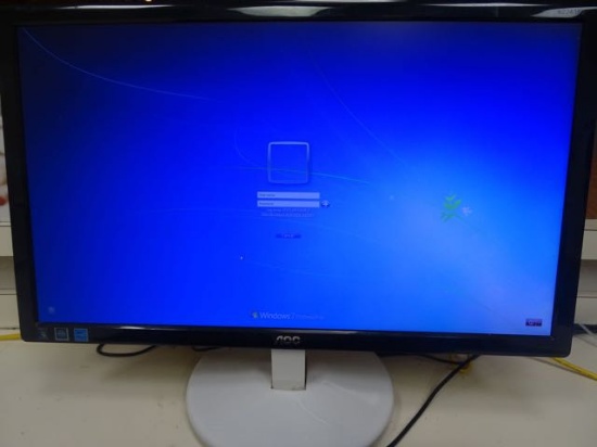 DELL COMPUTER W/KEYBOARD, MOUSE & APC BACK UP