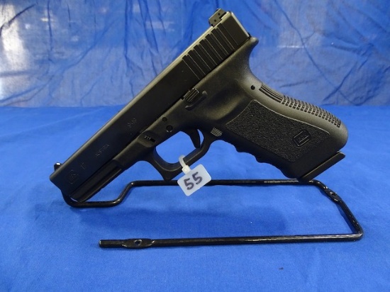 GLOCK MODEL 17 W/ ADJUSTABLE SIGHTS, 9 MM LUGER, 9X19 PARABELLUM, SN: FDD048