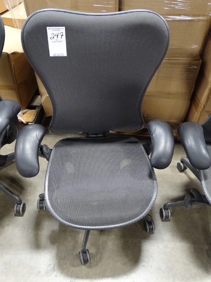 HERMAN MILLER MIRRA 2 OFFICE CHAIR