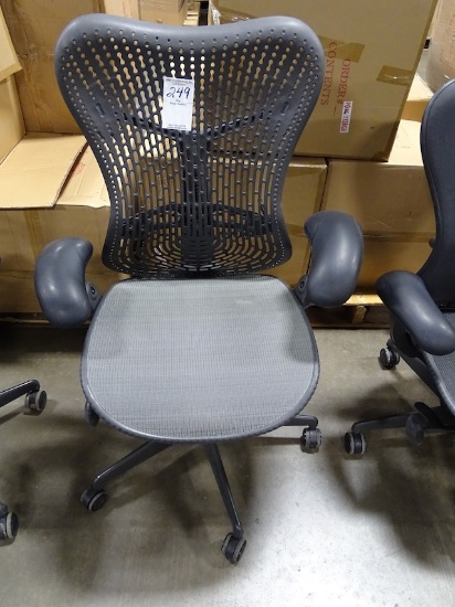 HERMAN MILLER MIRRA OFFICE CHAIR