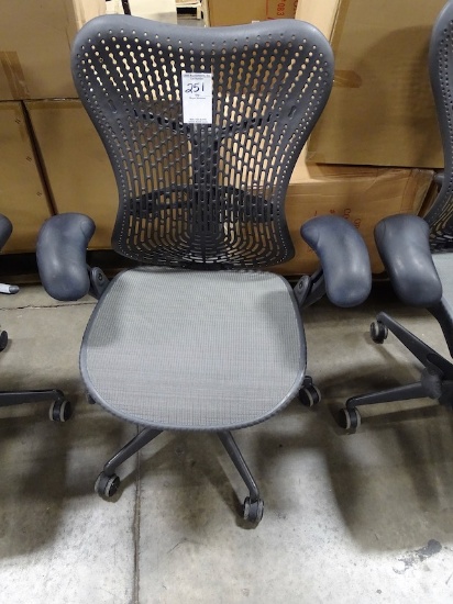 HERMAN MILLER MIRRA OFFICE CHAIR