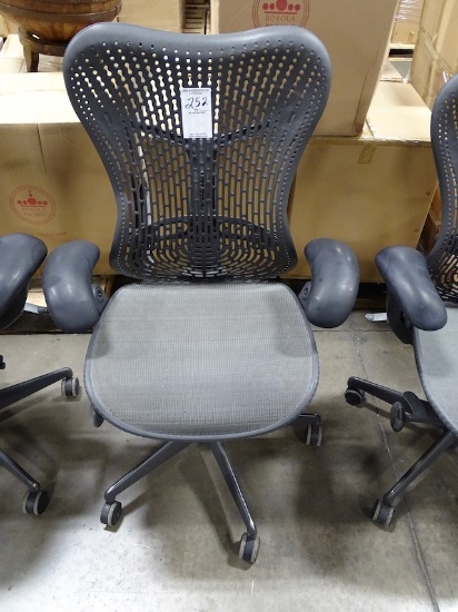 HERMAN MILLER MIRRA OFFICE CHAIR