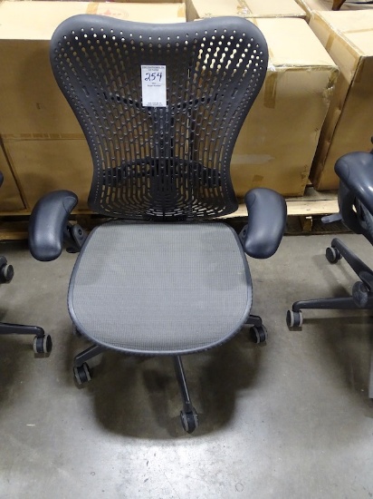 HERMAN MILLER MIRRA OFFICE CHAIR