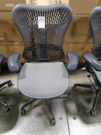 HERMAN MILLER MIRRA OFFICE CHAIR