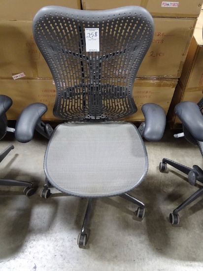 HERMAN MILLER MIRRA OFFICE CHAIR
