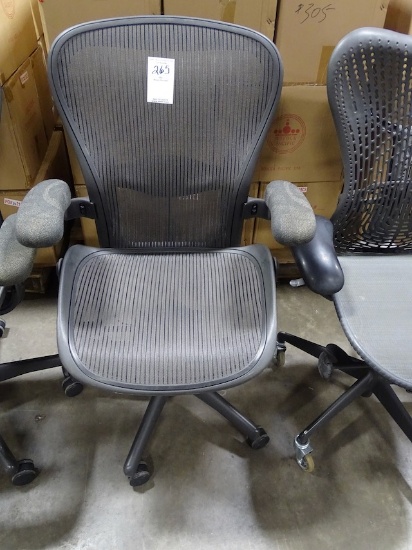 HERMAN MILLER AERON OFFICE CHAIR