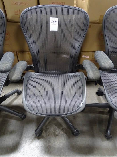 HERMAN MILLER AERON OFFICE CHAIR