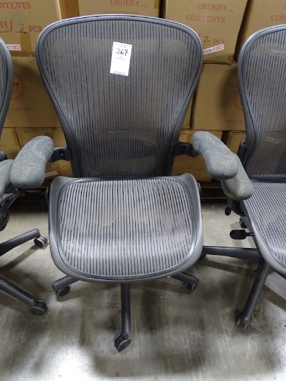 HERMAN MILLER AERON OFFICE CHAIR