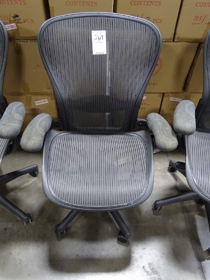 HERMAN MILLER AERON OFFICE CHAIR