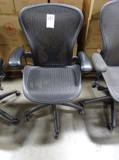 HERMAN MILLER AERON OFFICE CHAIR