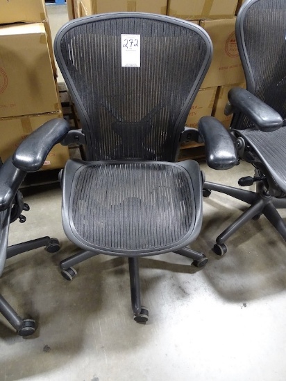 HERMAN MILLER AERON OFFICE CHAIR