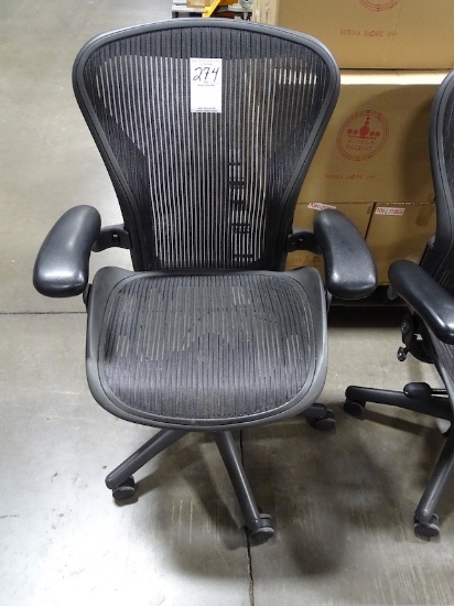 HERMAN MILLER AERON OFFICE CHAIR