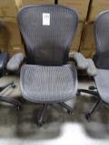 HERMAN MILLER AERON OFFICE CHAIR
